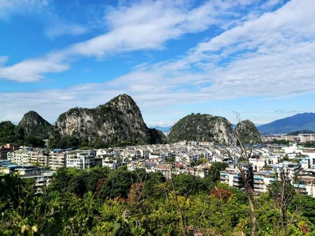 桂林：登峰尽赏满城秋！