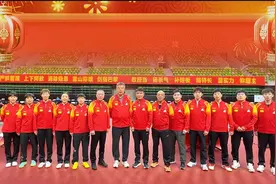 国乒领队又换人！孙颖莎主管教练随队出征奥运，樊振东也没这待遇图片