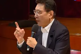 或渊视点：岛内蓝白开战，邱毅大战“黎少康”，牵扯到周杰伦图片