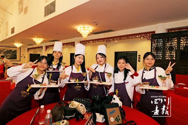 寻根中华·行走天府 | 学中医智慧、探古蜀文明、品川菜百味...... 来看周边国家华裔青少年如何“寻根”四川？
