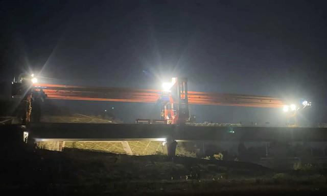 西渝高铁康渝八标在全线率先完成箱梁架设任务