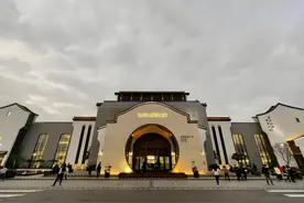 中国最美的十个高速服务区 1.阳澄湖服务区 2.桐庐高速服务区图片