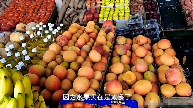 泰国大量水果腐烂，因为摊上的一句中文，中国游客：自己留着吧