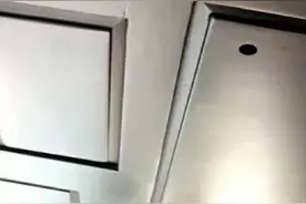 3.6万元买的“非洲酸枝”沙发，仅用3个月 靠背 榫卯 开裂图片