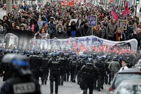 法国乱了、美国乱了、英国乱了、混乱蔓延，美西方为傲慢偏见买单图片