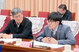 浙大天才，震惊硅谷！DeepSeek梁文锋：人才要国内的，捐款偷偷的图片