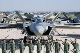 歼20不停地量产，歼35也在加速地造，外媒不解：中国要干什么？图片