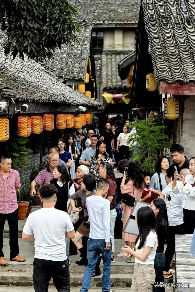 央视推荐!德阳这里彻底火了!好多人周末都在往这里跑