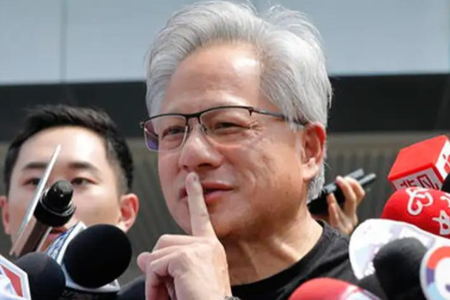 英伟达暴雷后，特朗普承认一个事实，中国开始要求，不要买美国芯