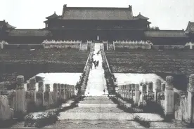 慈禧逃跑后，日本人用照相机记录，最真实的紫禁城样貌图片