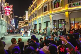 近距离感受骑楼文化魅力！梧州两节夜游骑楼城活动璀璨启幕图片
