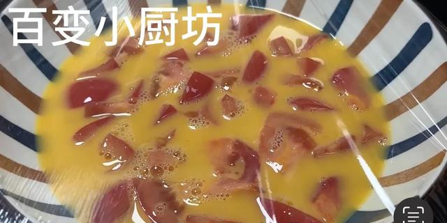 把鸡蛋倒入西红柿里，没想到这么好吃，饭店一盘卖48，营养又解馋