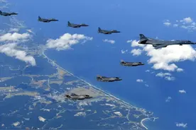 关税战打不过，特朗普瞄准台海，美军已异动，轰炸机飞抵中国周边图片