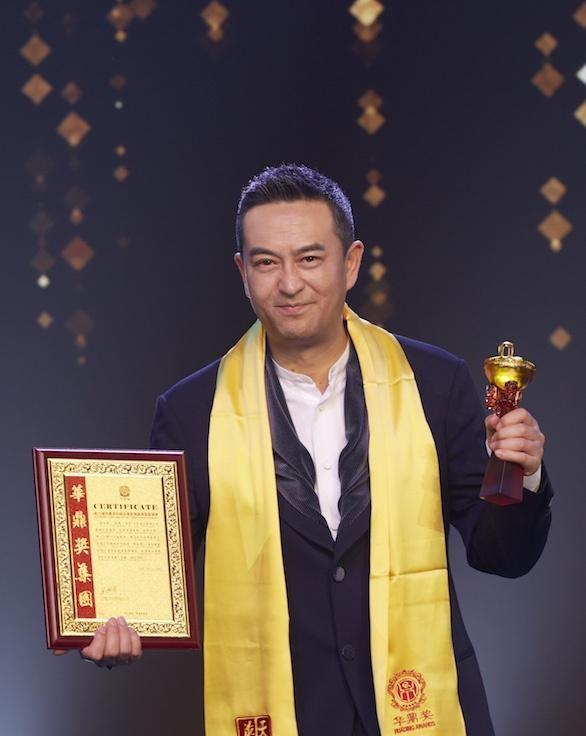 钱再多有什么用！55岁张嘉译现状曝光！病情严重到连走路都站不直