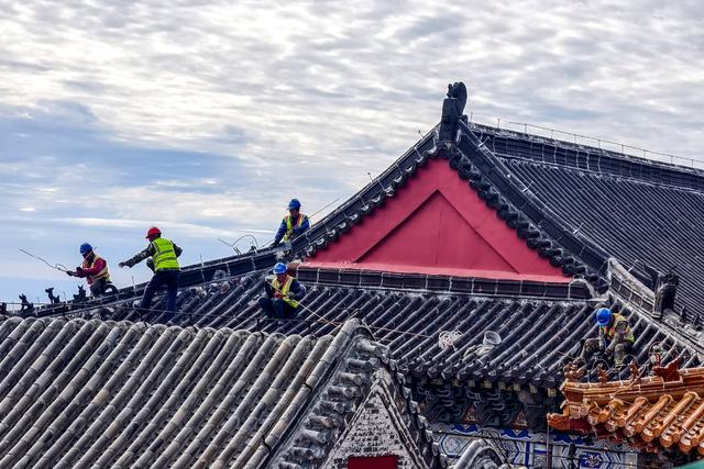 暮秋泰山，用绚烂迎接冬天的到来