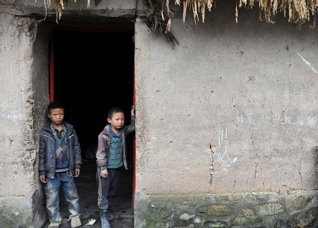 没钱还硬装？宁夏一笑成名拒绝百万签约的小女孩	，现在成了这样