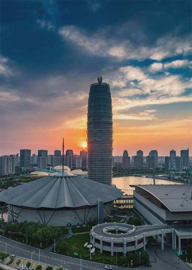 1952年毛主席巡视黄河和河南，回京后拍板：河南省会可以迁往郑州