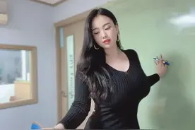 50岁女教师身材丰满，退休后嫁给自己的学生，大家觉得般配吗图片