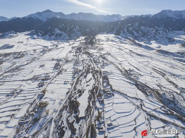 吉木萨尔渭户沟：雪落山林披银装 冬日画卷藏诗意