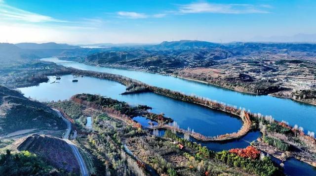 孟津区：黄河小浪底下游河岸别样冬韵