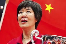 郎平传奇的一生，从“铁榔头”到退休，如今65岁的她开始享受生活图片