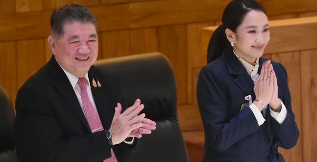 230票反对无效！泰国传出重要消息，佩通坦将东山再起，复职已触手可及？洪森这一次失算了！