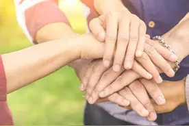 梦见与人“发生关系”，意味着什么？揭秘梦境中的深层含义！图片