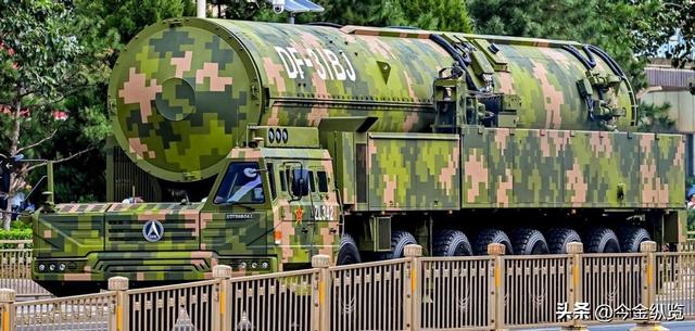 美军报告罕见瘦身又失聪：中国核武器、高超音速导弹，一个不敢提