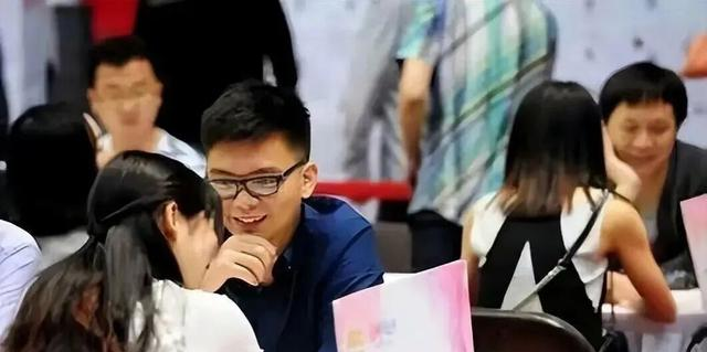 我采访了100个剩女，发现没碰过男人的女人，都有一个共性。