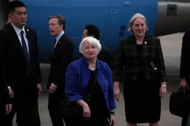 耶伦抵达广州，现场没有红毯，弯腰握手，到老字号粤菜馆就餐图片