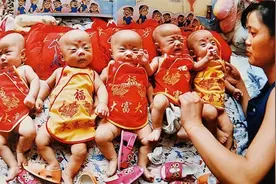 轰动一时的中国首例5胞胎：父亲劳累过世，22岁孩子们现状如何？图片