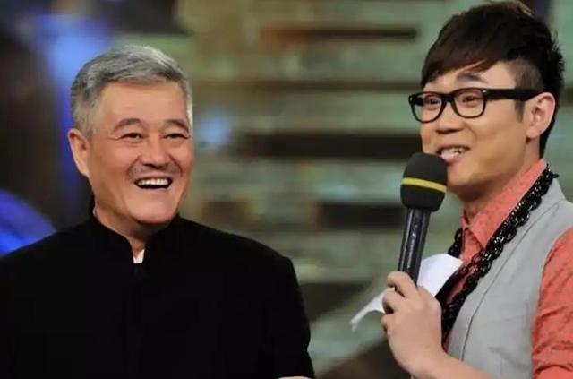 范伟没想到2026春晚仅剩2月，老搭档赵本山因大鹏一句话口碑暴增