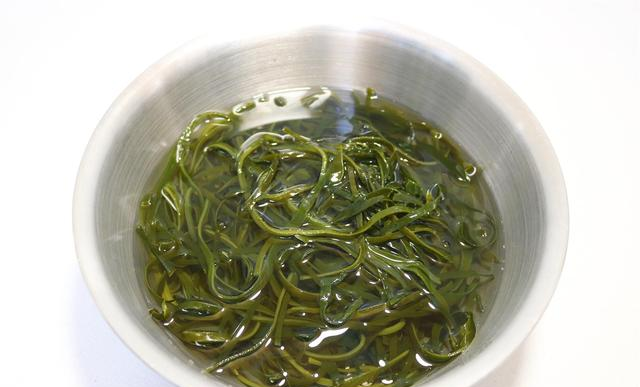 最简单的家常菜，一煮一拌就上桌	，开胃解腻，实惠又好吃