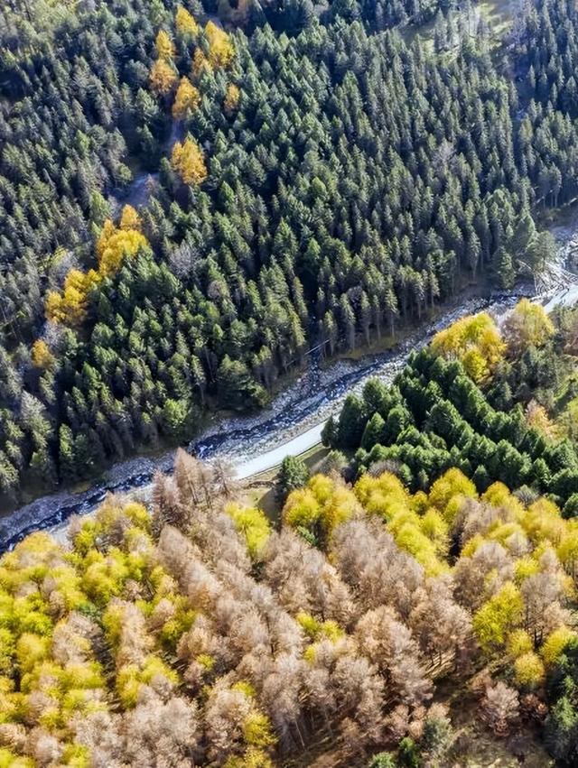 神木垒&达瓦更扎进入美貌开挂模式，请做好相关旅游准备！