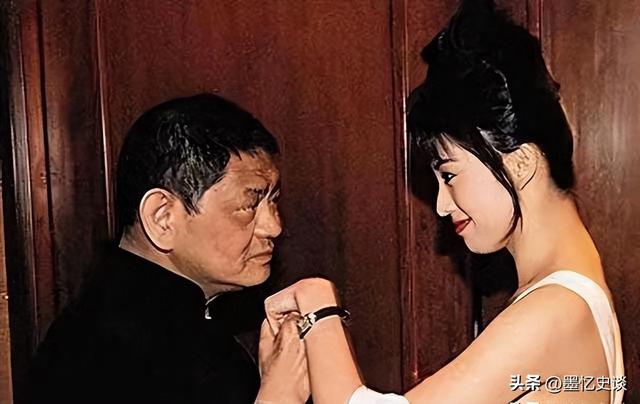 100多位情妇，包养费上亿元，9女同床却落得个凄凉下场	、人财两空