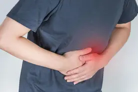 37岁女子频繁腹痛，腹部B超和胃镜正常，换了检查后确诊结果图片