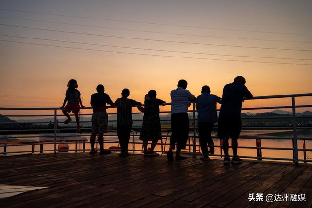 沉浸式夜游常玩常新！莲花世界景区夜游客流持续攀升