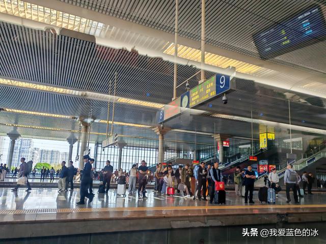 早晨六点出门，下午五点来到了山西地盘最大的城市忻州市