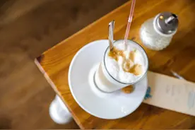 尿路感染，不能碰的5种食物，好了也容易复发！图片