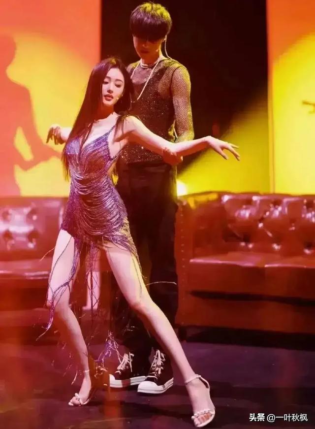 张天爱名场面：只要她自己不尴尬，尴尬的就是别人！