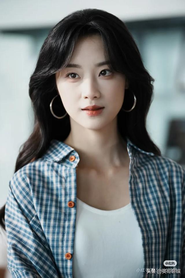 短剧圈人气最高十位女演员，刘念垫底，韩雨彤跌出前五，榜首太美