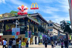 深圳人气最旺的十个地方 1.东门老街 2.莲花山公园图片