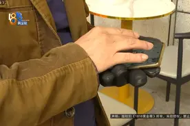 本以为能领一部手机，结果欠费800多！结局她表示“挺好”图片