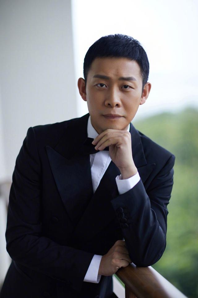 演了83部戏都没红，颜值不输靳东演技不输张译，如今47岁还在拍戏