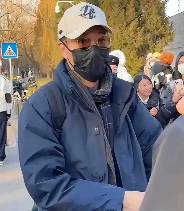 离世仅过去8个月，52岁辛柏青高调传出喜讯，朱媛媛终于能安心了