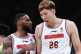 一年顶薪4.44亿！CBA与NBA差距有多大：周琦74年没库里1年赚得多图片