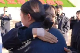 小六观天下｜致敬张桂梅：以爱育爱 一路生花图片