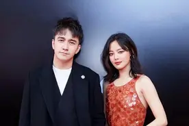 辛芷蕾翟天临疑似分手！女方6年陪伴惨遭劈腿？女方遭无缝衔接！图片