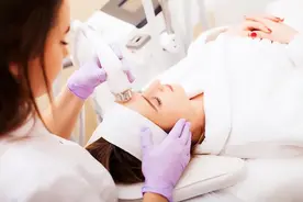 过早医美抗衰可能适得其反？专家：不必跟着年龄走图片