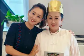 《大风车》主持人花姐姐宣告退休！与月亮姐姐合影，一代人的回忆图片